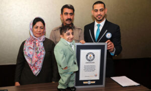 رکورد شکنی گینس؛ افشین قادرزاده کوتاه قد ترین مرد جهان شد
