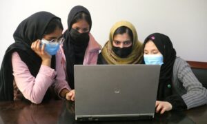 رزا اوتنبایوا: ما باید امروز و هر روز برای توانمند‌سازی زنان و دختران تلاش کنیم