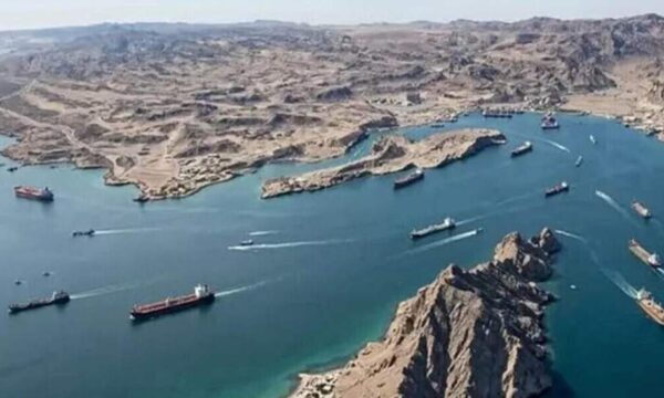 نخستین نفتکش‌ها پس از توافق ایران و امریکا از تنگه هرمز عبور کردند
