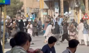 طالبان در هرات اعتراض مردم به بازداشت زنان را ‏سرکوب کردند