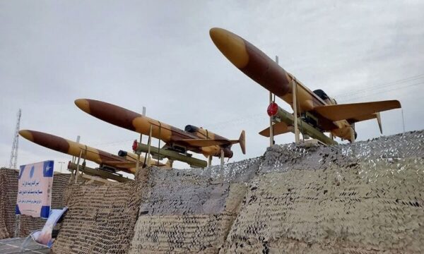 سپاه پاسداران: «فعلا» اهداف نظامی را برای پاسخ به دشمن برگزیدیم سپاه پاسداران: «فعلا» اهداف نظامی را برای پاسخ به دشمن برگزیدیم