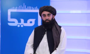 مجاهد به وزیر خارجه پاکستان: مشکلات داخلی‌تان را به ما نسبت ندهید