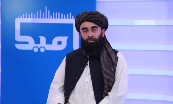 مجاهد به وزیر خارجه پاکستان: مشکلات داخلی‌تان را به ما نسبت ندهید