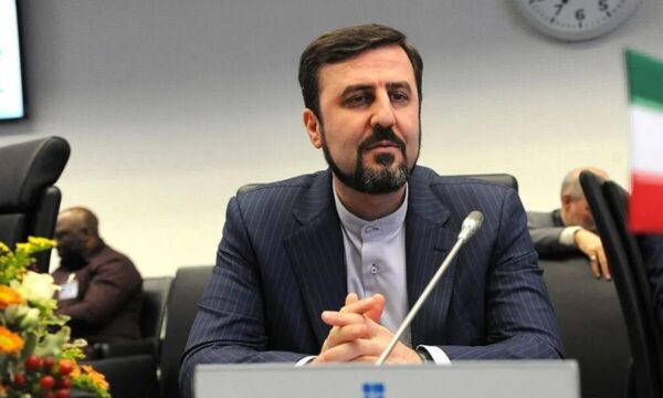 غریبآبادی: حملات آمریکا و ایجاد مسیر موازی در تنگه هرمز، نقض یادداشت تفاهم اسلامآباد است غریبآبادی: حملات آمریکا و ایجاد مسیر موازی در تنگه هرمز، نقض یادداشت تفاهم اسلامآباد است