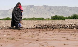 سازمان ملل: زنان باید در مرکز کمک‌رسانی به سیلاب‌زدگان قرار بگیرند