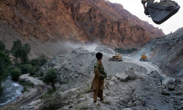 طالبان: ۷۰۰ معدن در پنجشیر اکنون در حال استخراج است طالبان: ۷۰۰ معدن در پنجشیر اکنون در حال استخراج است