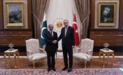 دیدار مهم اردوغان و شهباز شریف در استانبول؛ رهبران ترکیه و پاکستان پشت درهای بسته گفت‌وگو کردند