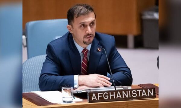 فایق: سازمان ملل کمک‌ها به سیلاب‌زدگان نورستان را افزایش دهد