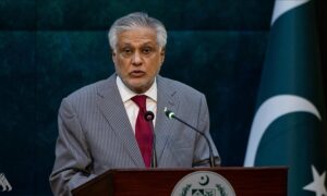 وزیرخارجه پاکستان: طالبان باید دروازه های دانشگاه ومکاتب را به روی دختران افغان باز کند