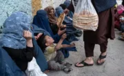 افغان‌ها با نان و چای روزگار می‌گذرانند؛ هشدار درباره تشدید فقر