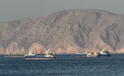 بریتانیا از وقوع دو انفجار در نزدیکی یک نفتکش در تنگه هرمز خبر داد بریتانیا از وقوع دو انفجار در نزدیکی یک نفتکش در تنگه هرمز خبر داد