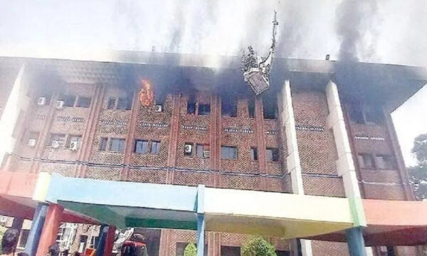 آتش‌سوزی در شفاخانه‌ی در پاکستان جان ۱۵ نوزاد را گرفت