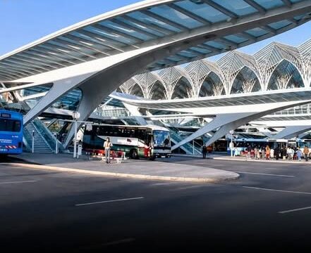 شرکتهای مسافربری هرات تا یک ماه دیگر به ترمینال بینالمللی منتقل میشوند شرکتهای مسافربری هرات تا یک ماه دیگر به ترمینال بینالمللی منتقل میشوند