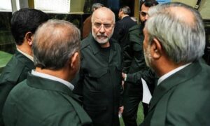 قالیباف: با موشکهایمان به هر هدفی که بخواهیم شلیک میکنیم قالیباف: با موشکهایمان به هر هدفی که بخواهیم شلیک میکنیم