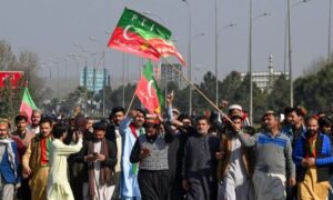 مقام پاکستانی: تحریک انصاف پاکستان از طالبان دستور می‌گرفت