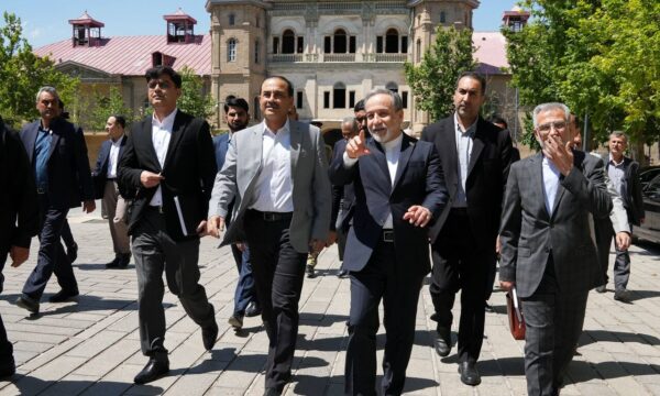 فرمانده ارتش پاکستان طی یک سفر رسمی وارد تهران شد