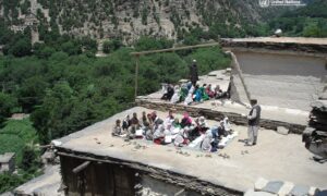 یوناما: آموزگاران افغانستان با امکانات محدود به تدریس ادامه میدهند یوناما: آموزگاران افغانستان با امکانات محدود به تدریس ادامه میدهند