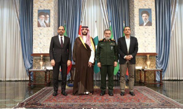 محسن رضایی:‌ تهدیدات آمریکا تاثیر زیادی بر کشورهای دنیا ندارد